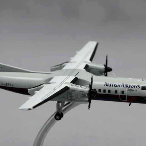 Avión Aeromodelismo Jc Wings Bombardier Dash8 1:200 Gris Azul - Imagen 5