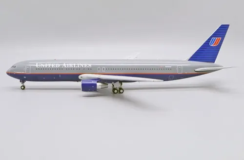 Avión Jc Wings, Escala 200 Boeing 767-300er United Gris Azul - Imagen 4