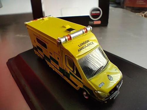 Ambulancia Oxford, Escala N, En Miniatura Mercedes Benz Amarillo - Imagen 6