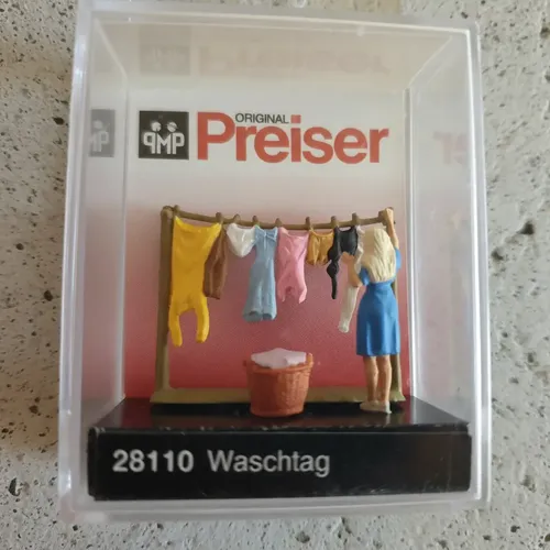 Figura Preiser, Escala H0 28110 Mujer Colgando Ropa - Imagen 4