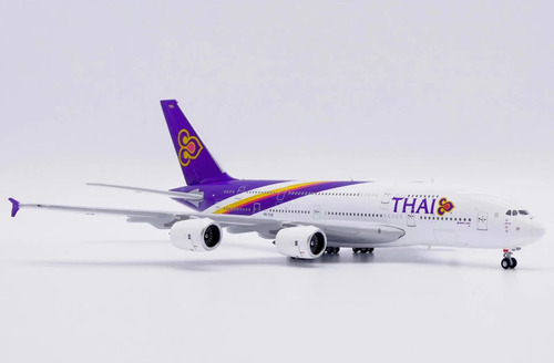 Avión Jc Wings, Esc 400, Airbus A380-800 Thai Blanco Morado - Imagen 5