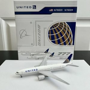 Avión Jc Wings, Esc 400 Boeing 777-200er United Blanco/azul