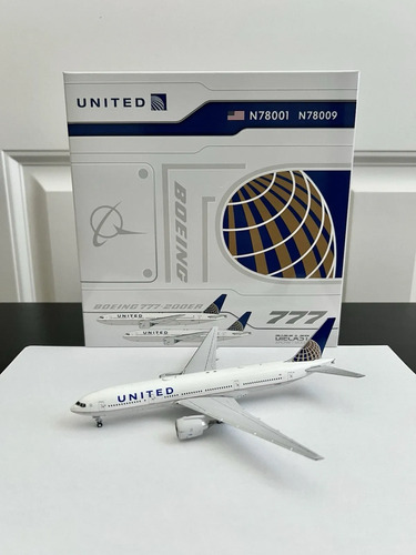 Avión Jc Wings, Esc 400 Boeing 777-200er United Blanco/azul