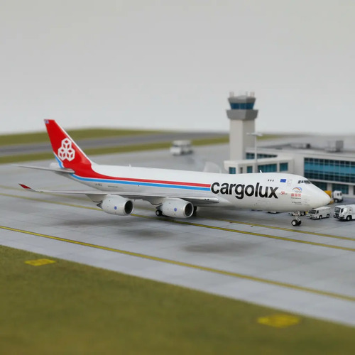 Avión Jc Wings, Esc 400, Boeing 747-8f Cargolux Blanco Rojo