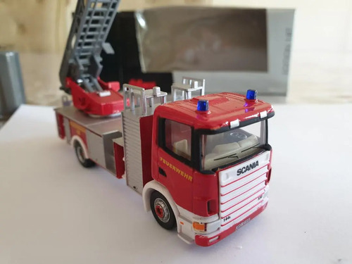 Vehículo Miniatura Schuco, H0 Carro Escala Bomberos Scania Rojo Plateado - Imagen 7