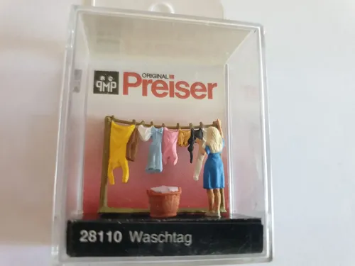 Figura Preiser, Escala H0 28110 Mujer Colgando Ropa