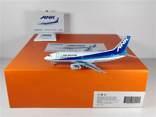 Avión Jc Wings, Escala 200 Boeing 737-500 Air Nippon Blanco/azul - Imagen 3